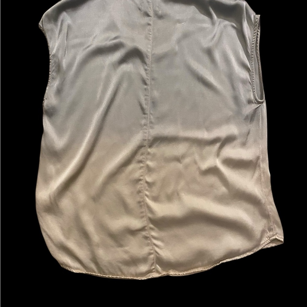 Tina Jo ombré Sleeveless Blouse - Picture 2 of 5